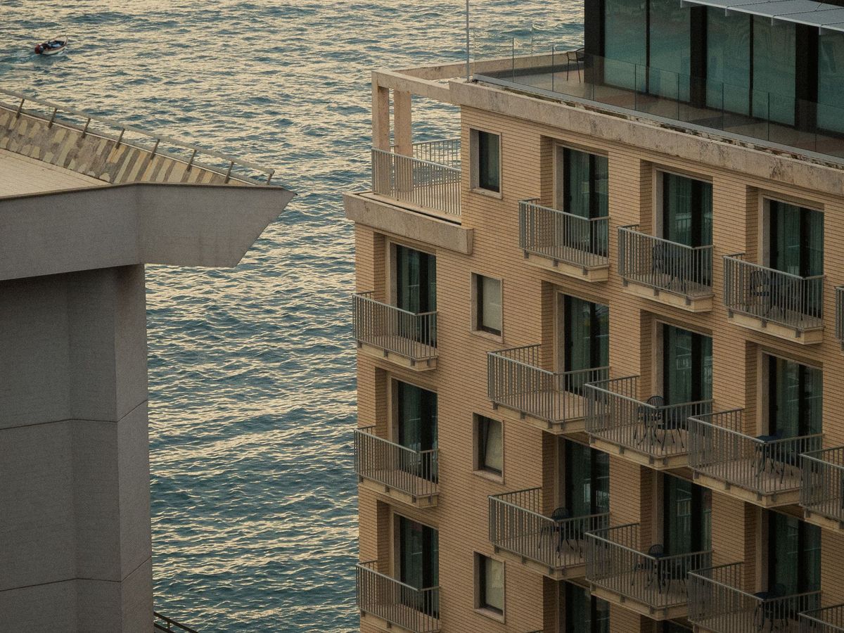 İzmir Bayraklı Körfez Manzaralı 2+1 Yatırımlık Daire 3